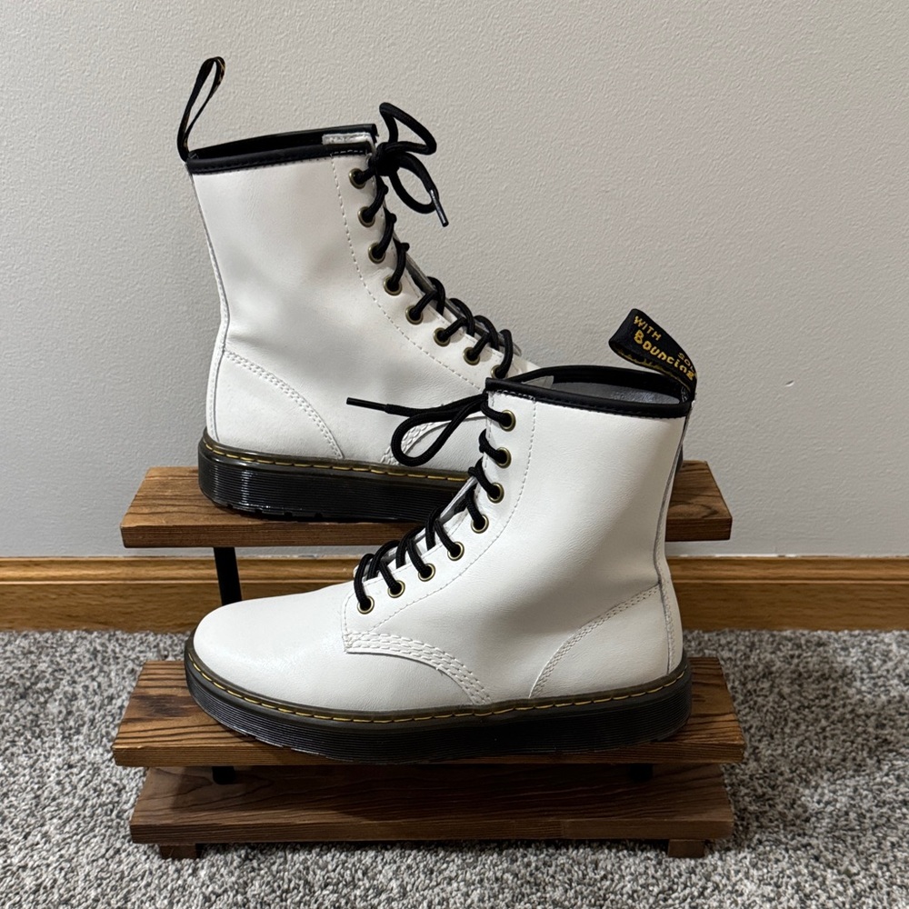Dr. Martens White Leather Boots with Black Laces (LIKE BRAND NEW)